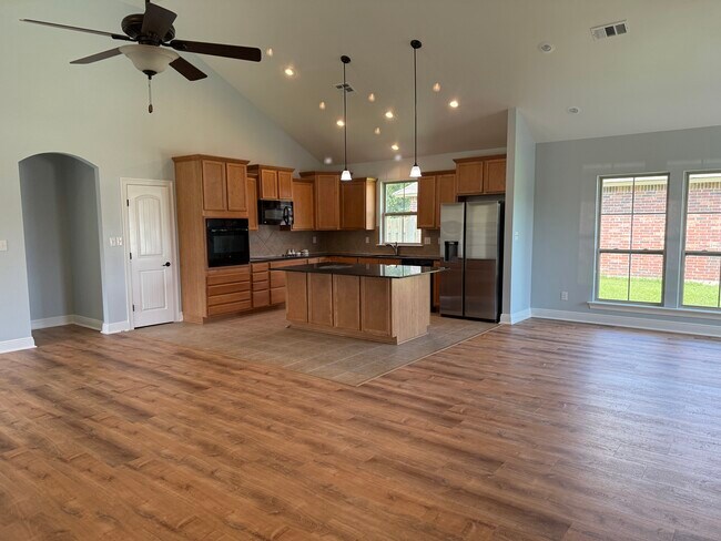 Building Photo - 24038 Spanish Oak Ave