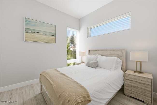 Building Photo - 711 91st Ave N