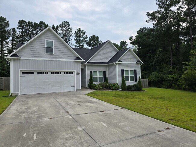 Building Photo - Beautiful 3-Bedroom Home with Bonus Room, Modern Finishes & a Huge Fenced Backyard