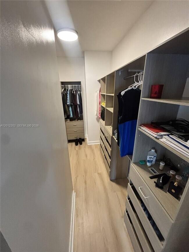 Building Photo - 13941 SW 136th Pl