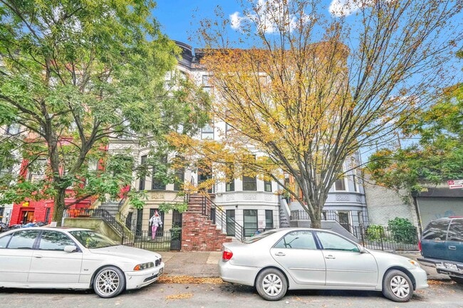 Building Photo - Stylish Form & Function in this Lovely Prospect Lefferts 2BR/1BA w/ Private Balcony.