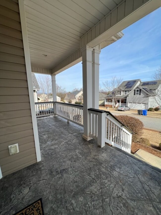 Building Photo - Close to Travelers Rest, Furman University...