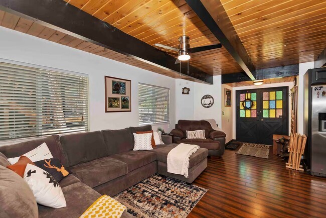 Building Photo - 1126 Sugarpine Rd