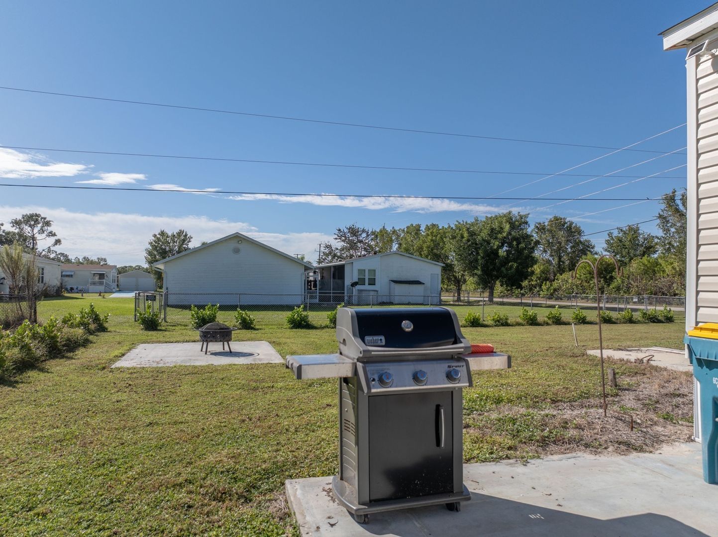 Building Photo - 27851 Roanoke Cir