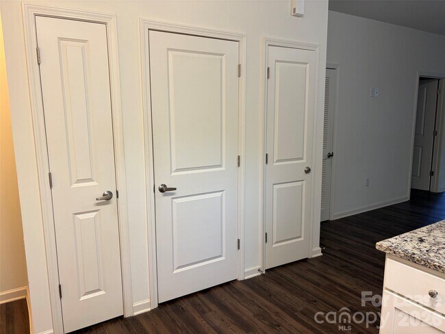 Building Photo - 17905 Delmas Dr