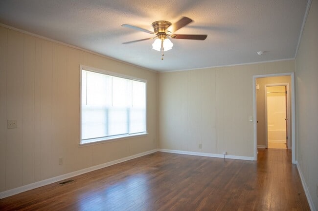 Building Photo - 3 bedroom/ 2 bathroom rental in Cullman City limits.