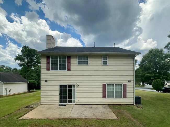 Building Photo - 665 Walnut Creek Dr NW