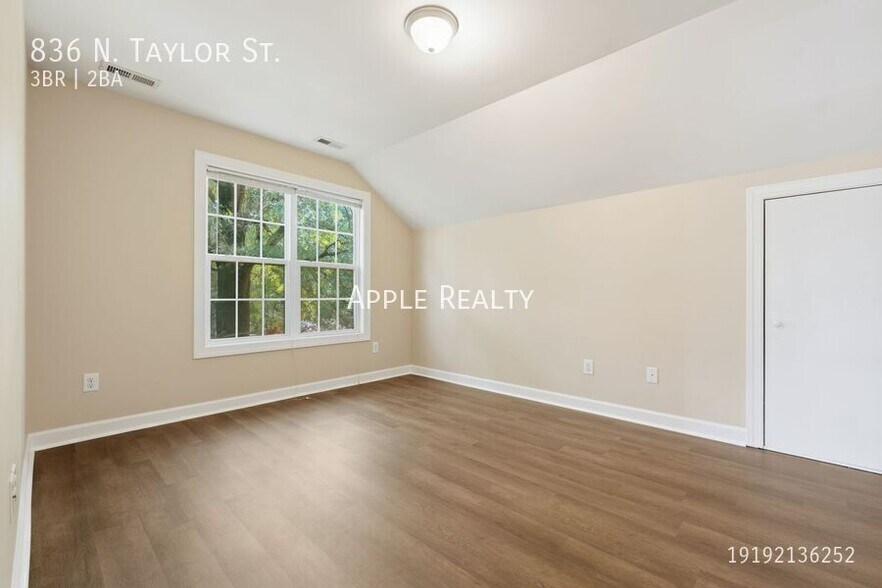 Building Photo - 836 N Taylor St