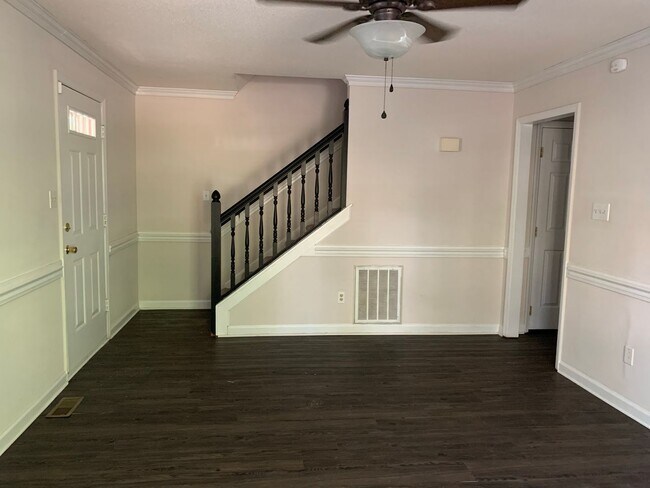 Building Photo - North Raleigh Townhome-Large Bedrooms and more! Price drop alert!