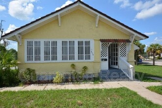 Building Photo - 811 E Main St