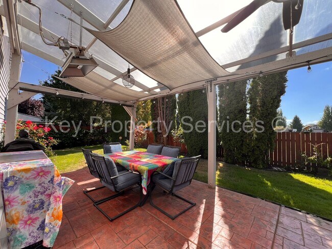 Building Photo - MOVE IN SPECIAL! HALF OFF! Spacious Felida...