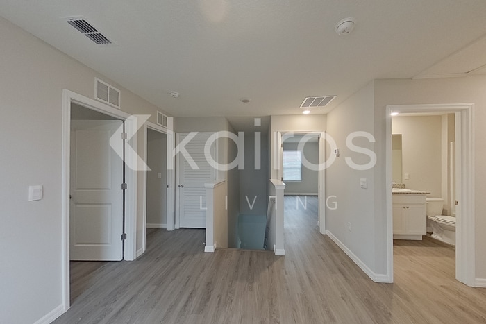 Building Photo - 8579 SW 44th Ct