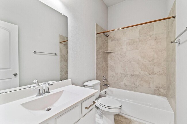 Building Photo - 138 Spanish Bluebell Dr