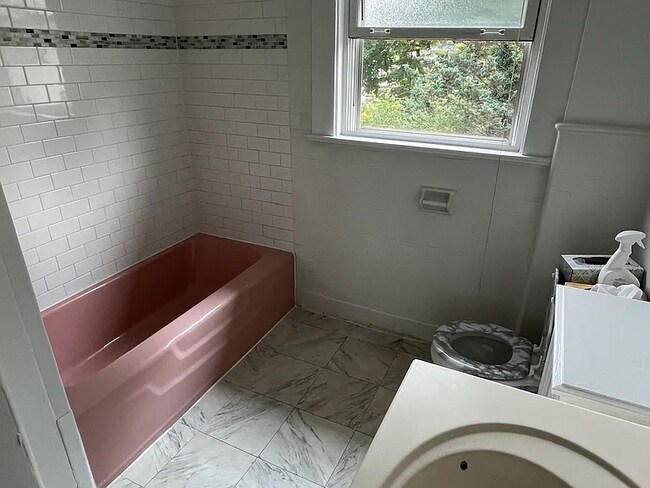 Building Photo - 743 Gramatan Ave