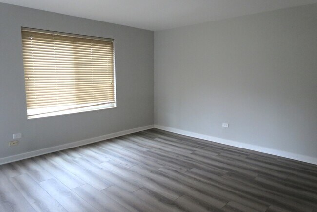 Building Photo - 6182 Pinewood Ct