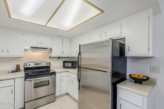 Building Photo - 16 W Loma Vista Dr