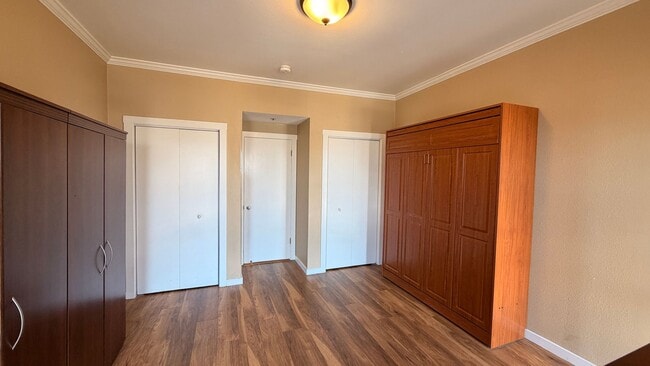 Building Photo - $500 Move in Special | 2 bed 2 bath Available in Downtown SJ!