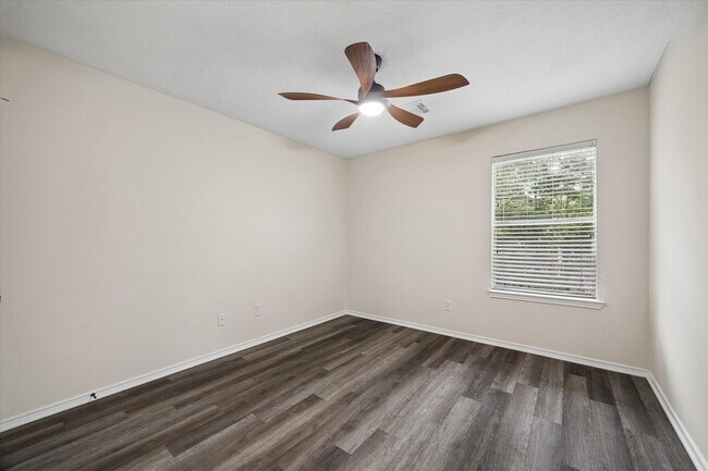 Building Photo - 7 Wineberry Pl