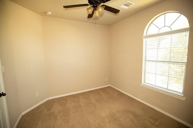 Building Photo - 21325 Kings Guild Ln