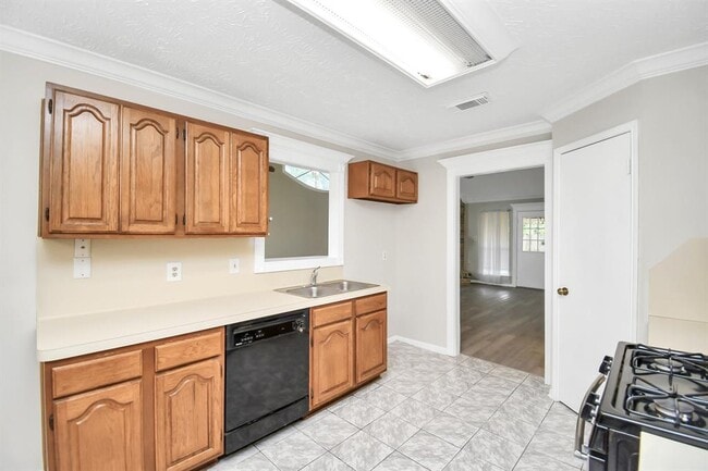 Building Photo - 14810 Cypress Ridge Dr