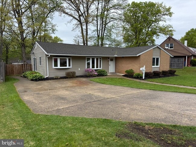 Building Photo - 416 Breslin Rd