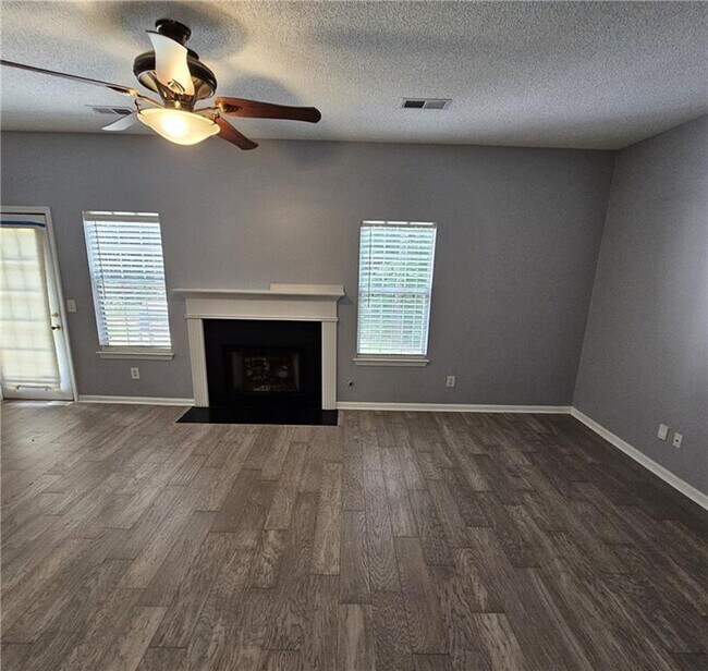 Building Photo - 310 Pecan Wood Cir