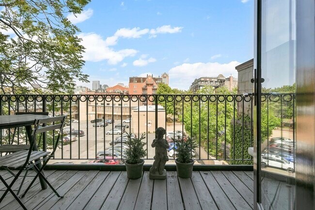 Building Photo - 25 Dartmouth St