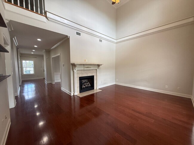 Building Photo - 131 Gallery Way