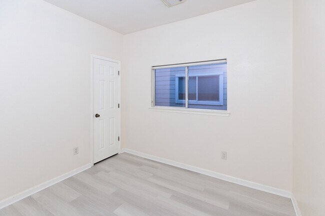 Building Photo - 1703 Nichole Woods Dr