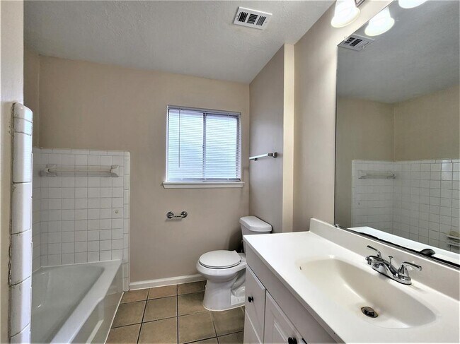 Building Photo - 946 Beachcomber Ln
