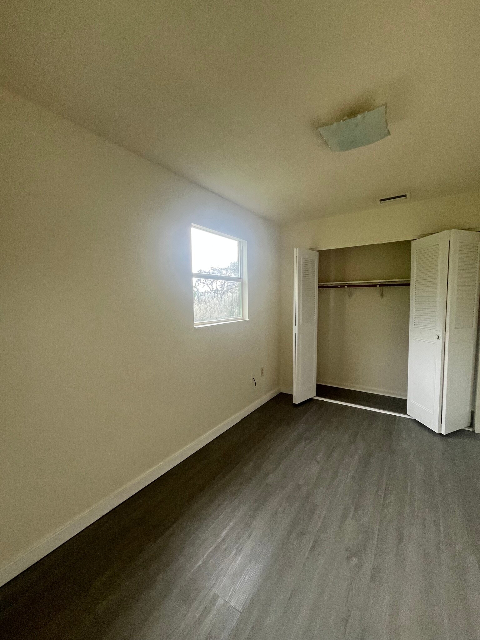 BEDROOM 2 - 335 Walnut St