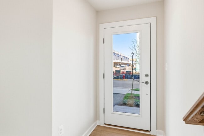 Building Photo - 1017 Venifena Terrace SE