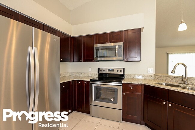 Building Photo - 925 Clearcreek Dr