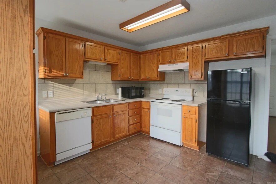 Building Photo - 295 Great Fls