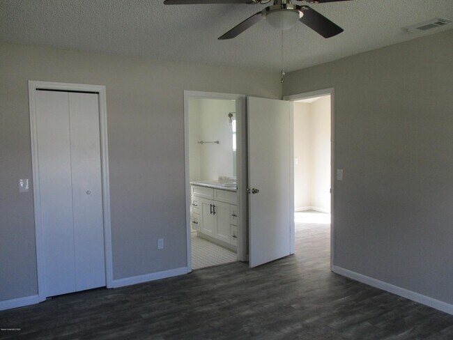 Building Photo - 474 Tuloma Ave SW