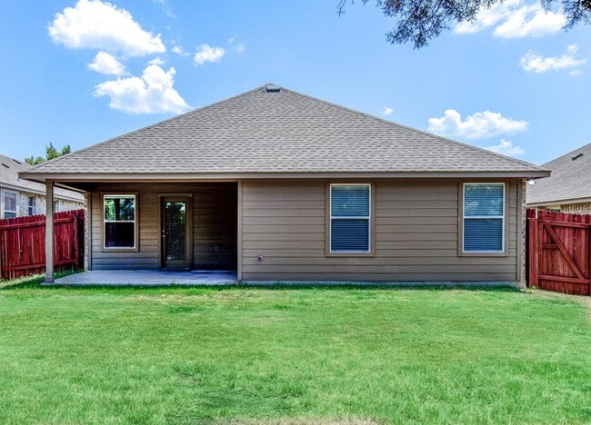 Building Photo - 307 Riverine Way