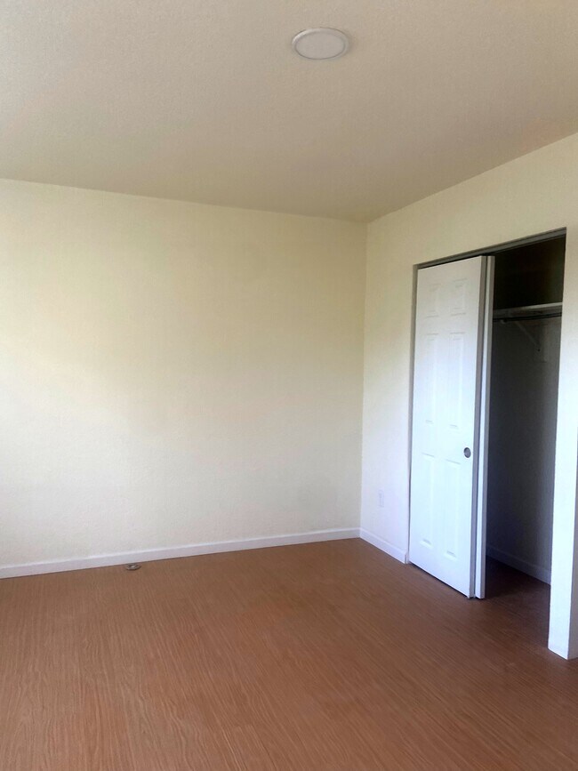 Master bed - 3030 W Kentucky Ave