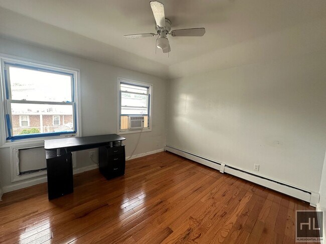 Building Photo - 122 PLACE