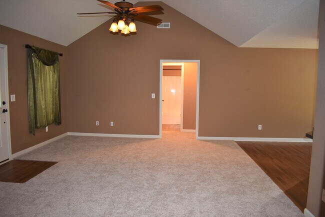 Building Photo - 2470 Navigator Cir