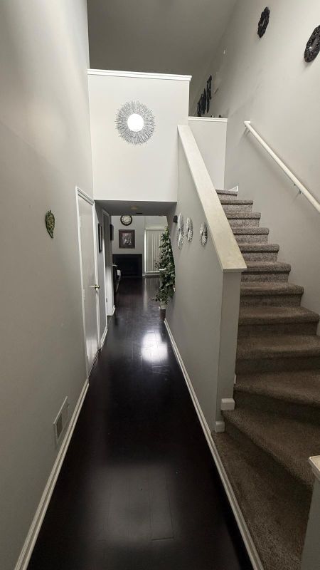 Building Photo - 735 Hamilton Ct