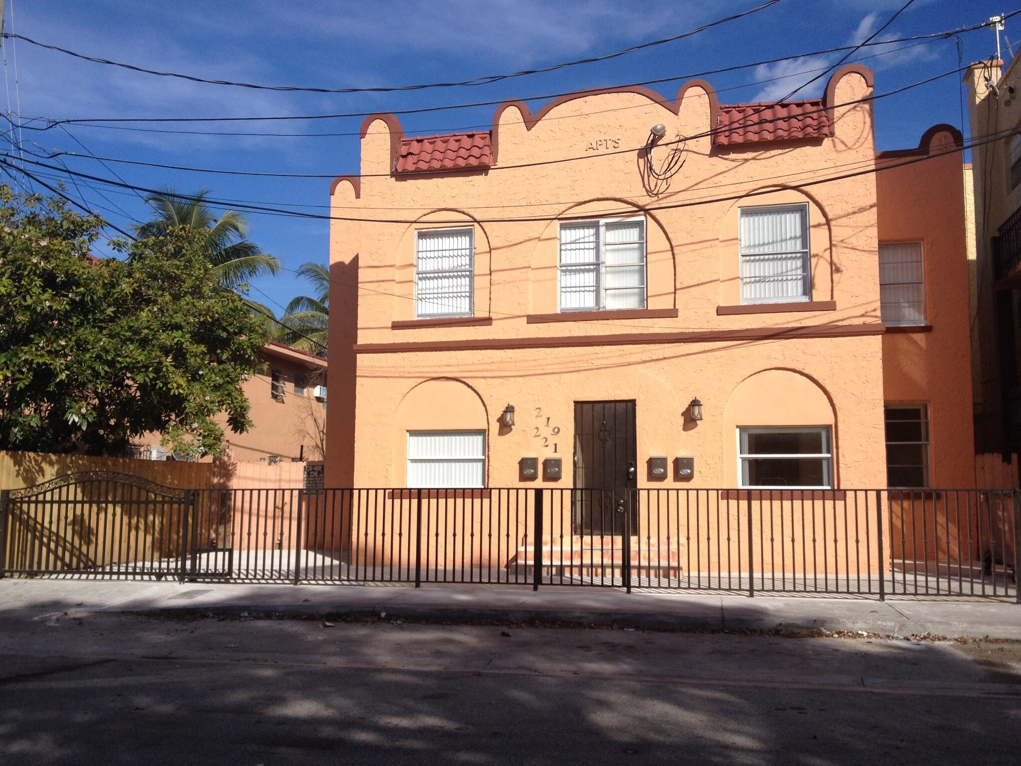 Building - 221 SW 9th Ave
