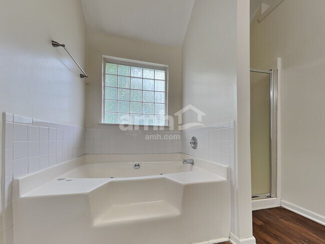 Building Photo - 3162 Berthas Overlook