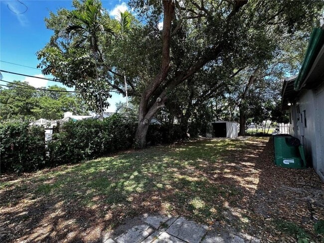 Building Photo - 3 bedroom in North Miami Beach FL 33179