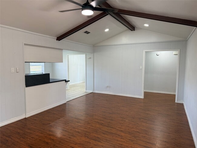 Building Photo - 1014 Robinson St