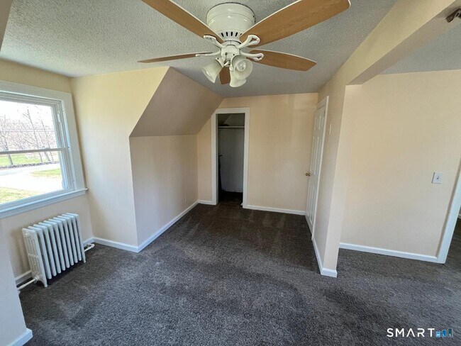 Building Photo - 138 Mountain St