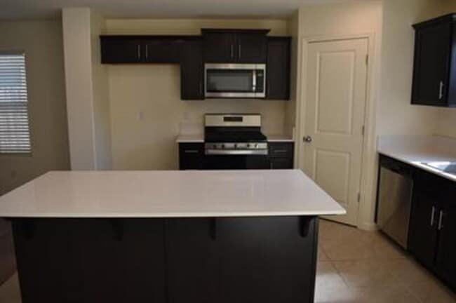 Building Photo - 686 Keenan Ct