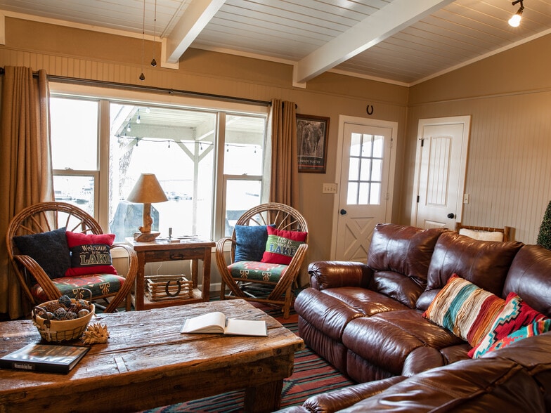 Living Room - 1114 W 17th St