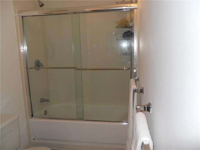 Building Photo - 1303 Capella S