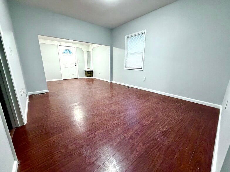 Building Photo - 735 Alabama Ave SE