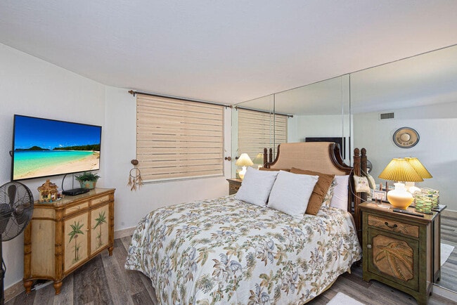 Building Photo - 9500 S Ocean Dr